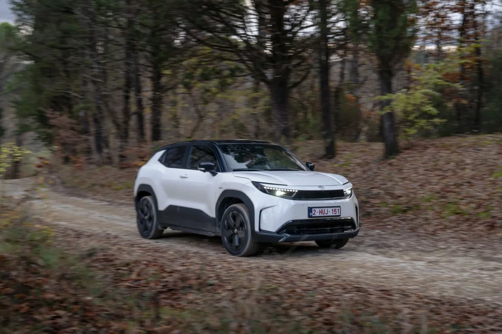 Toyota presenta el Urban Cruiser, el nuevo eléctrico urbano que, en España, tendrás que comprar a Suzuki 21 Motor16 TOYOTA URBAN CRUISER 15 Motor16