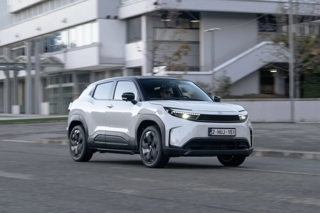 Toyota presenta el Urban Cruiser, el nuevo eléctrico urbano que, en España, tendrás que comprar a Suzuki 1 Motor16 TOYOTA URBAN CRUISER 3 Motor16