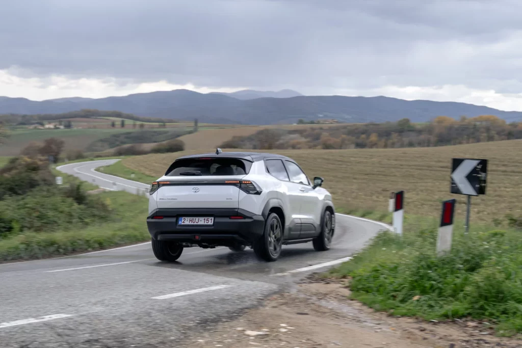 Toyota presenta el Urban Cruiser, el nuevo eléctrico urbano que, en España, tendrás que comprar a Suzuki 13 Motor16 TOYOTA URBAN CRUISER 7 Motor16