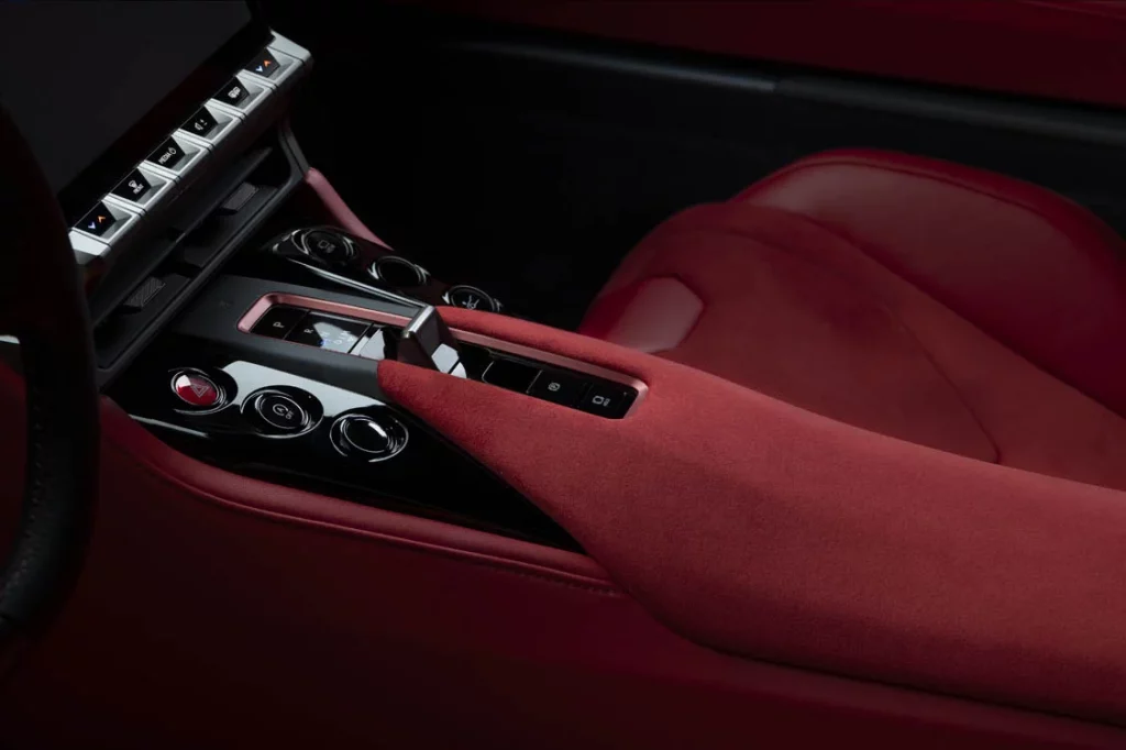 Toyota presenta el GR GT y el GR GT3: uno es de carreras; el otro también 19 Motor16 Toyota GR GT 13 Motor16