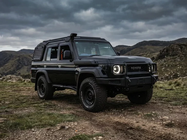 Mataríamos por este Toyota Land Cruiser 70 preparado en Australia por PVS