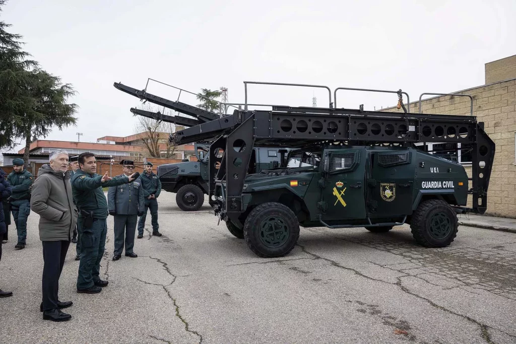 VEHICULO TACTICO BLINDADO GUARDIA CIVIL2 Motor16