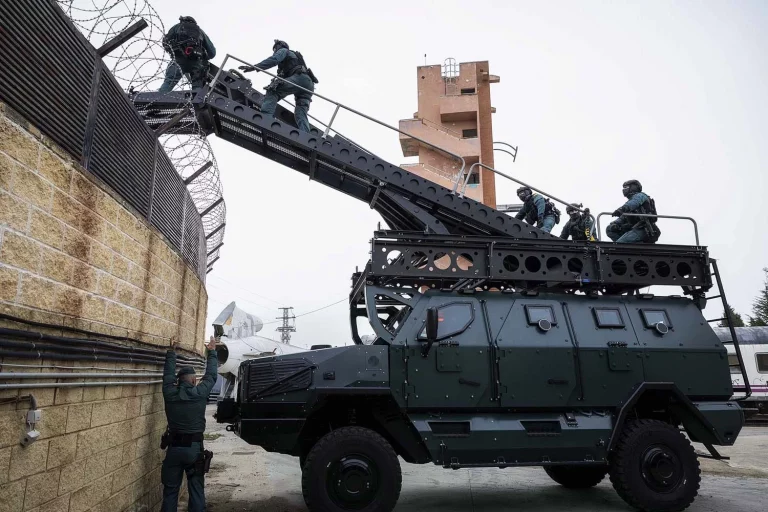 La Guardia Civil refuerza su unidad de élite con un vehículo blindado táctico ‘made in Spain’ de última generación