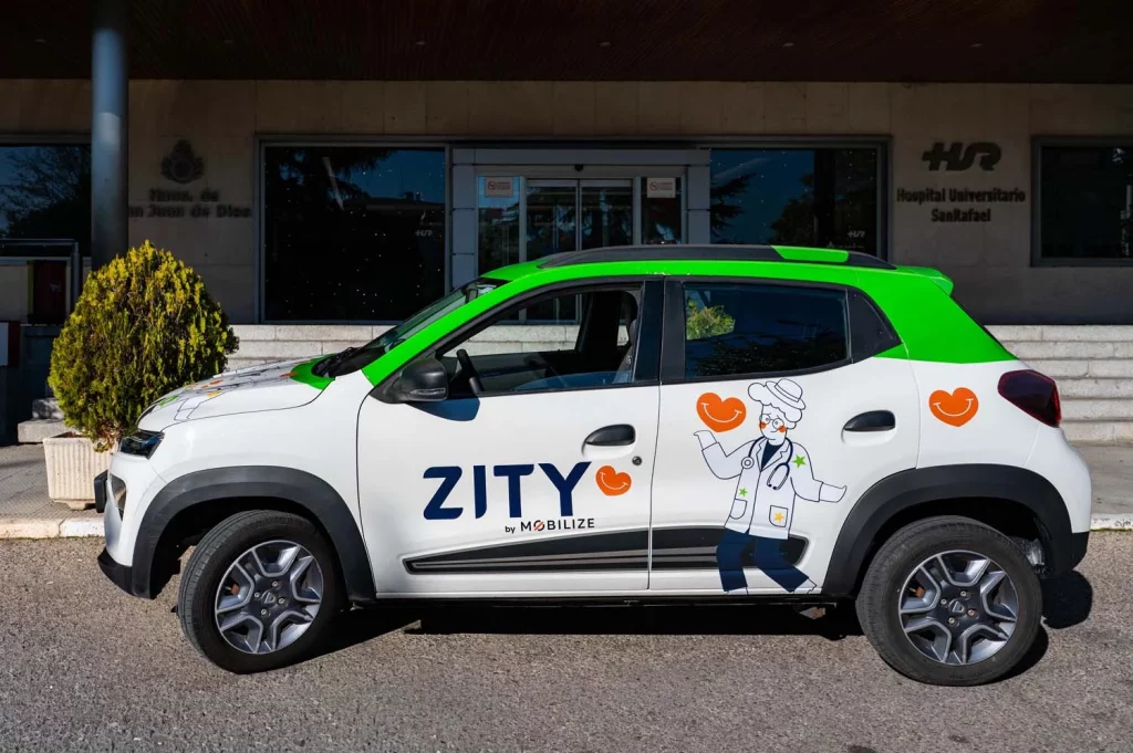 Zity y Fundación Theodora, juntos para llevar sonrisas a los hospitales esta Navidad 1 Motor16 ZITY FUNDACION THEODORA DOCTOR SONRISA1 Motor16