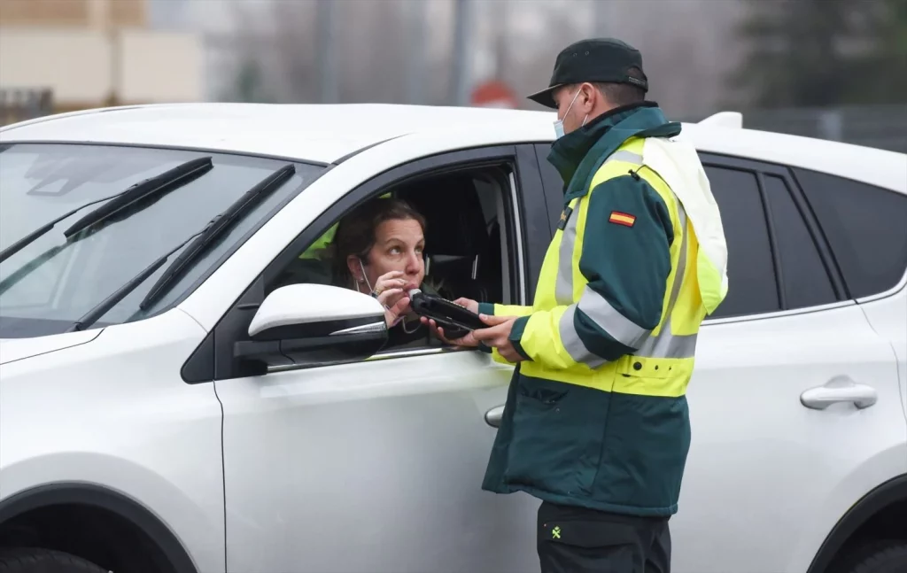 guardia civil control alcohol drogas Motor16
