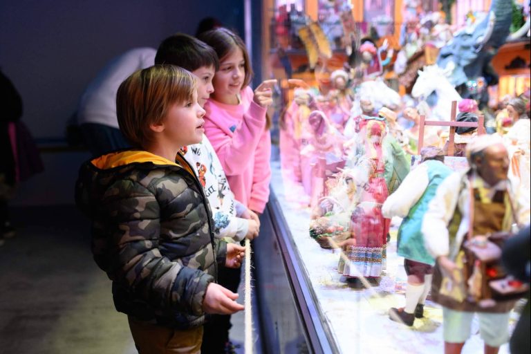 Del taller en Tarragona al escenario internacional; Windows to Infinity se presenta en París