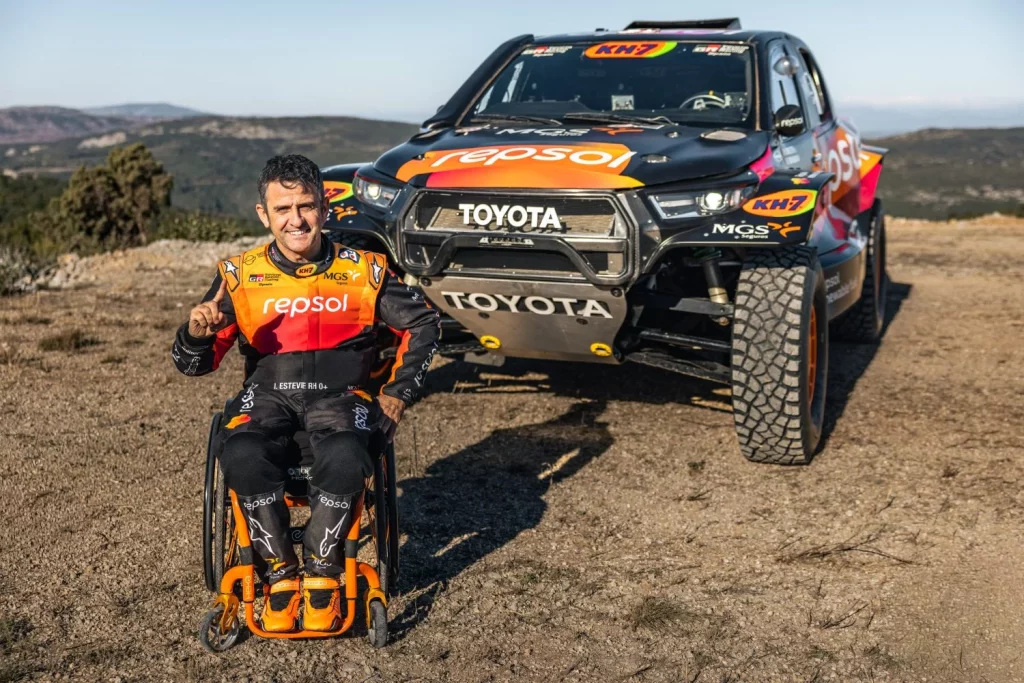 Isidre Esteve estrena Hilux pata negra en el Dakar 2026