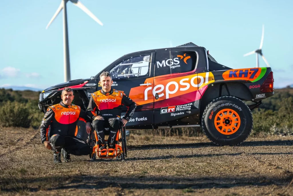Isidre Esteve estrena Hilux pata negra en el Dakar 2026