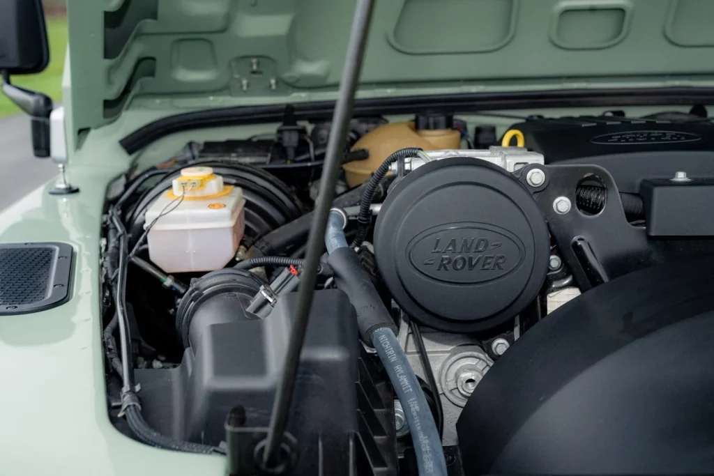 El último Land Rover Defender Heritage Edition sale a subasta