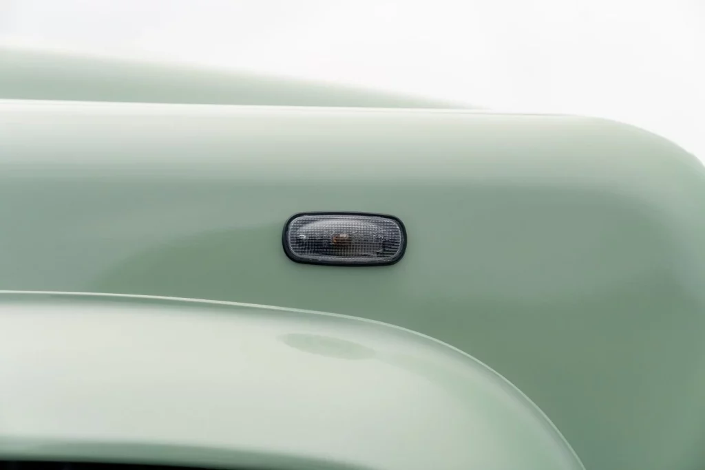 land rover defender heritage subasta 12 Motor16