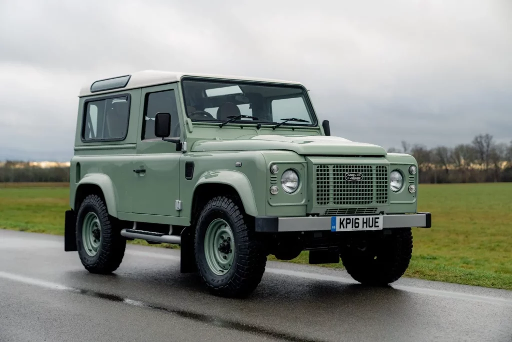 land rover defender heritage subasta 18 Motor16
