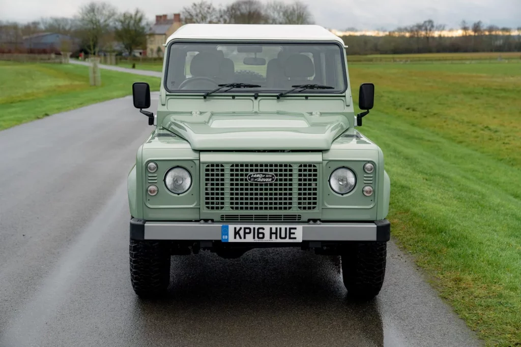land rover defender heritage subasta 20 Motor16