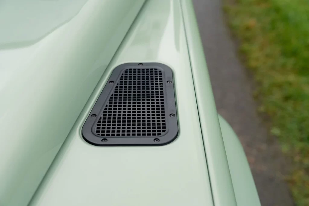 land rover defender heritage subasta 23 Motor16