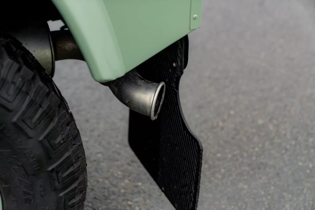 land rover defender heritage subasta 33 Motor16