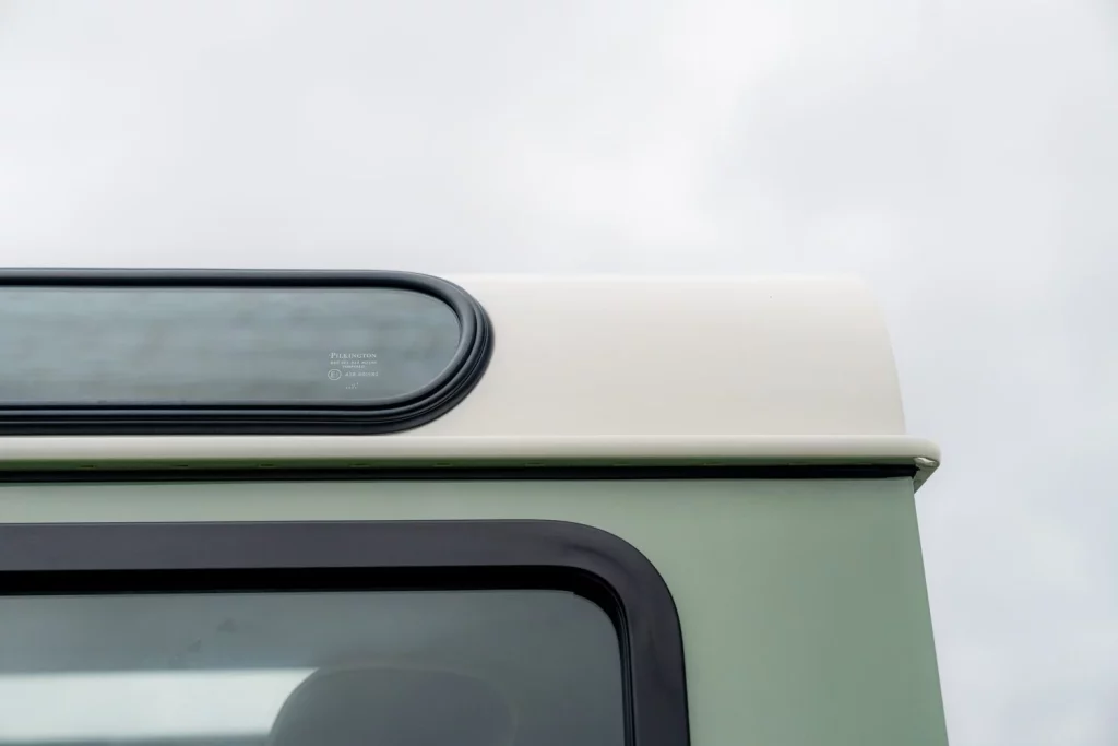 land rover defender heritage subasta 36 Motor16