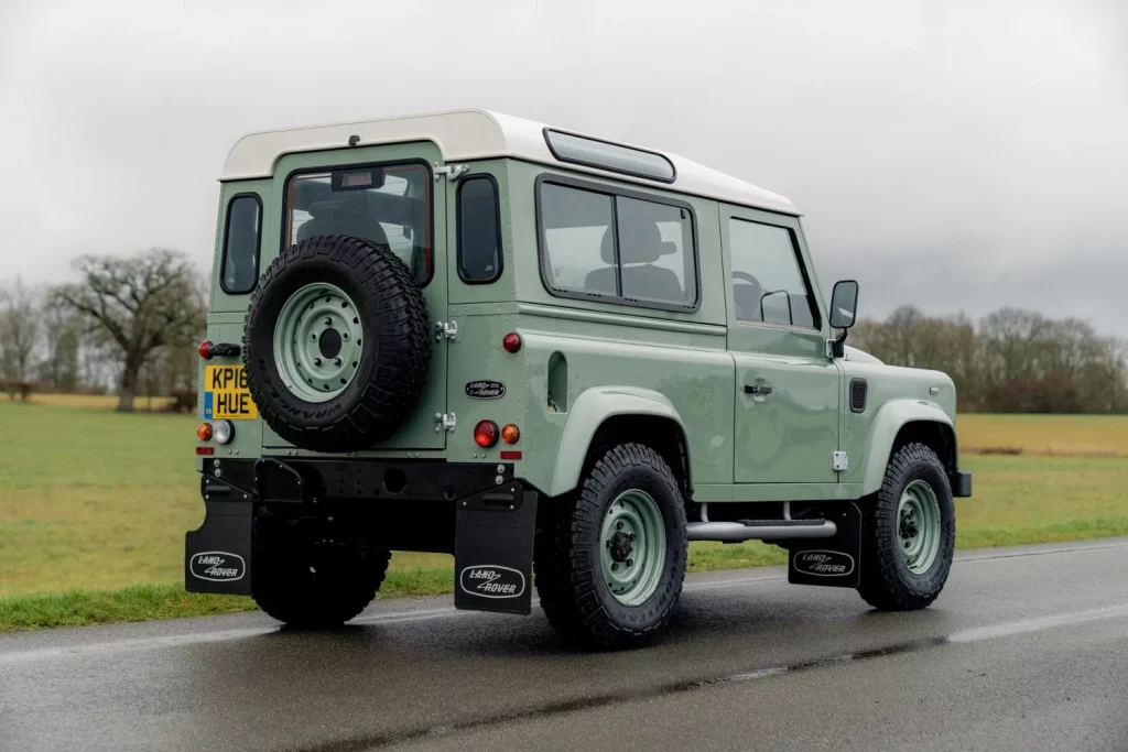 land rover defender heritage subasta 39 Motor16