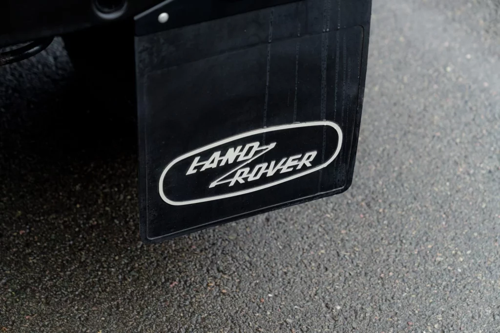 land rover defender heritage subasta 40 Motor16