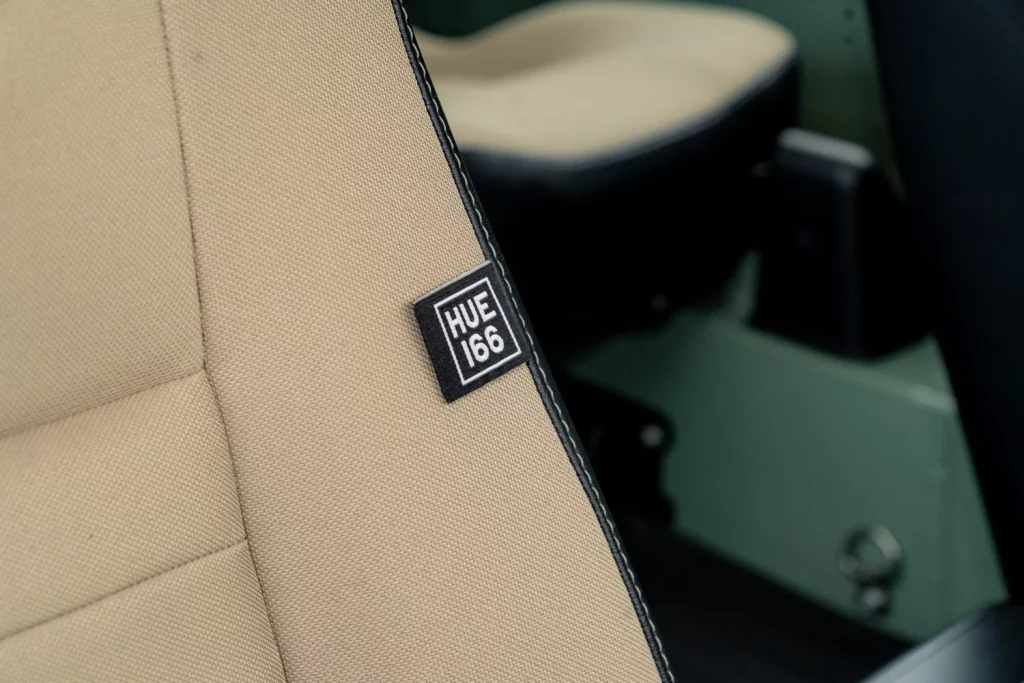 land rover defender heritage subasta 50 Motor16