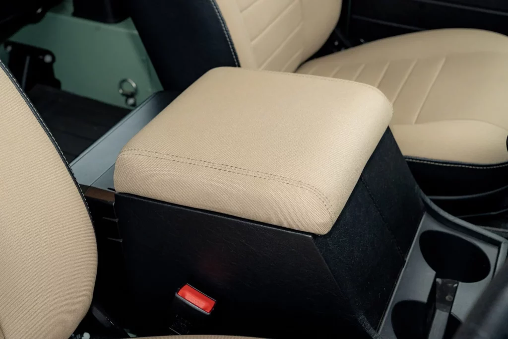 land rover defender heritage subasta 51 Motor16