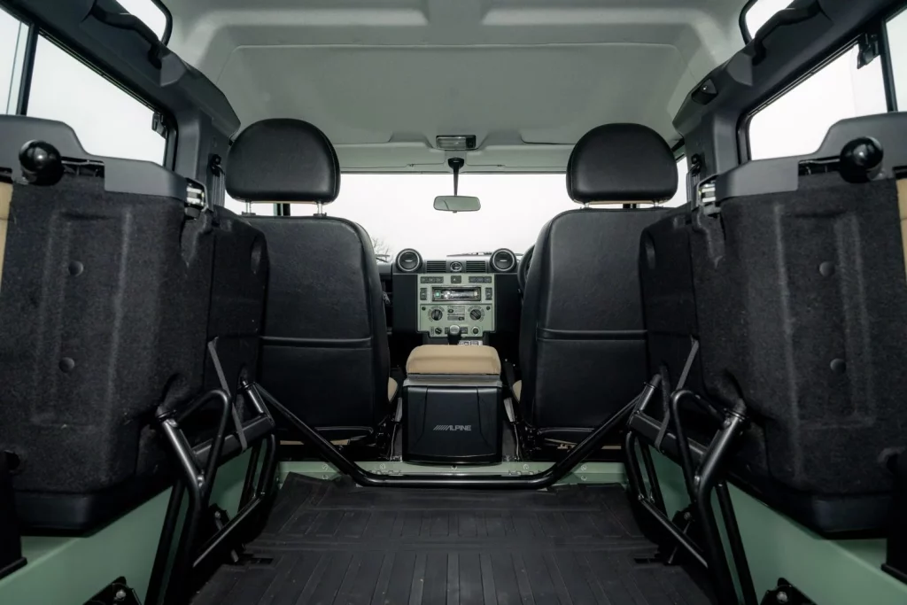 land rover defender heritage subasta 72 Motor16