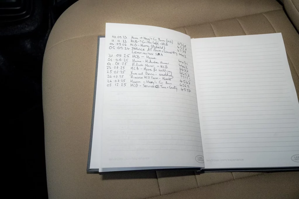 land rover defender heritage subasta 78 Motor16