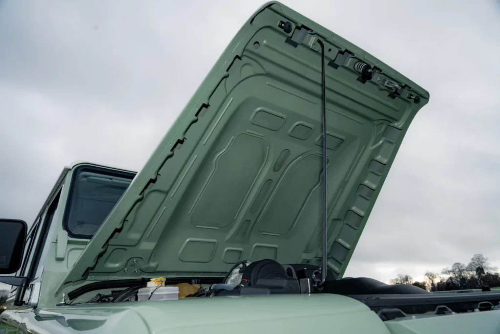 land rover defender heritage subasta 81 Motor16