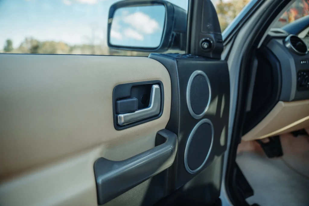 land rover discovery 3 legacy overland v8 26 Motor16