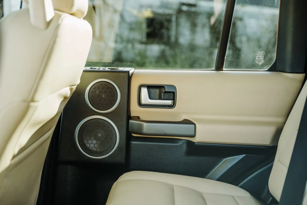 land rover discovery 3 legacy overland v8 33 Motor16