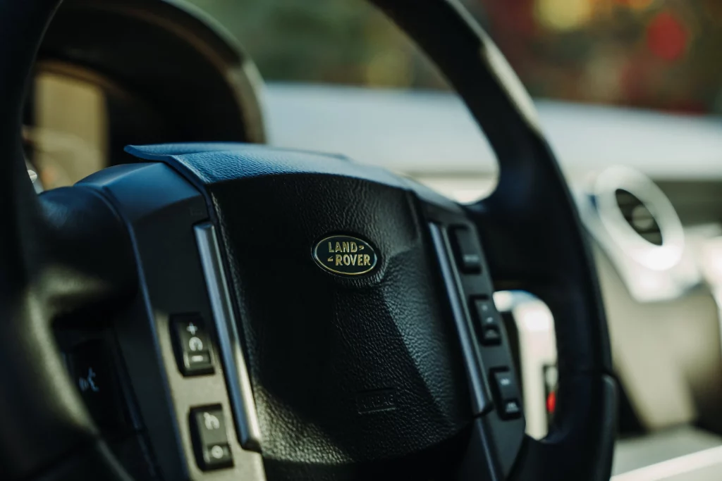 land rover discovery 3 legacy overland v8 36 Motor16