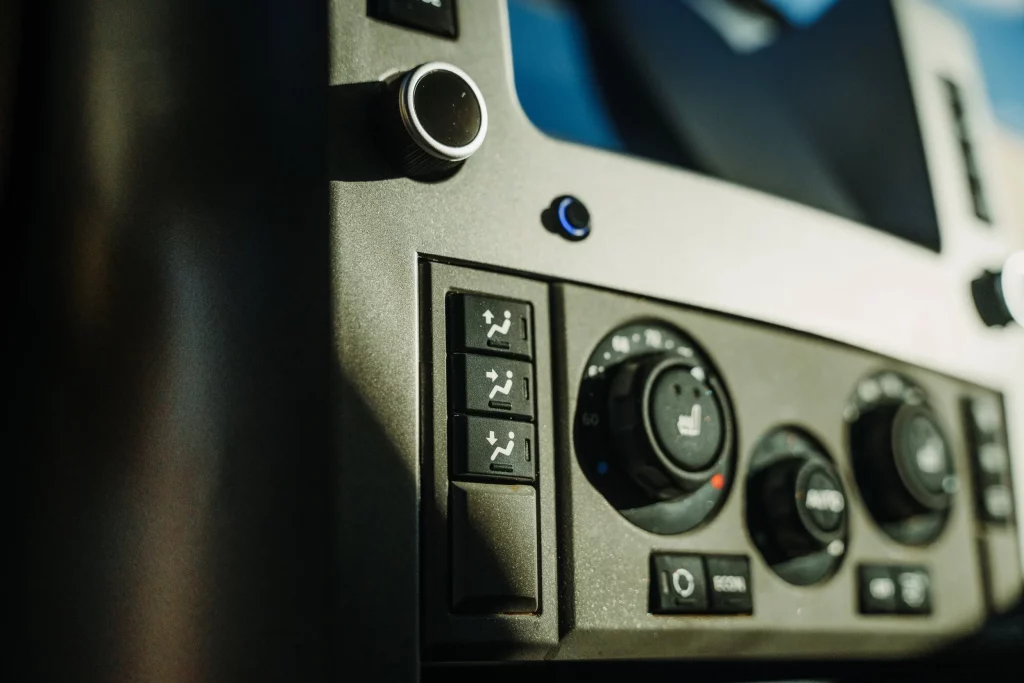 land rover discovery 3 legacy overland v8 42 Motor16