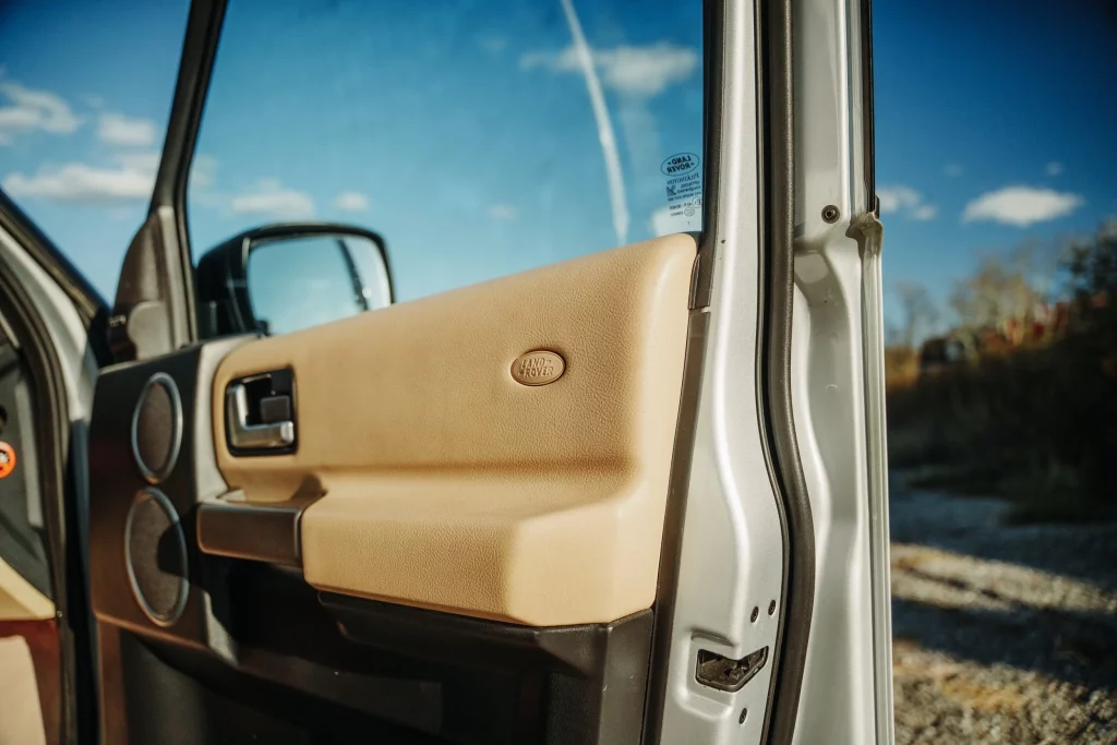 land rover discovery 3 legacy overland v8 52 Motor16