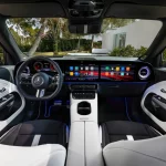 El Mercedes GLB estrena MB.OS: pantalla dual de 10,25 y 14 pulgadas con asistente IA que personaliza la conducción