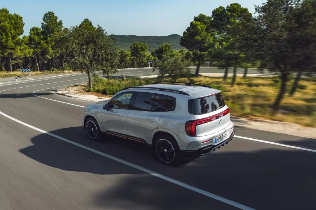 El nuevo Mercedes GLB eléctrico ofrece hasta 631 km de autonomía y siete plazas