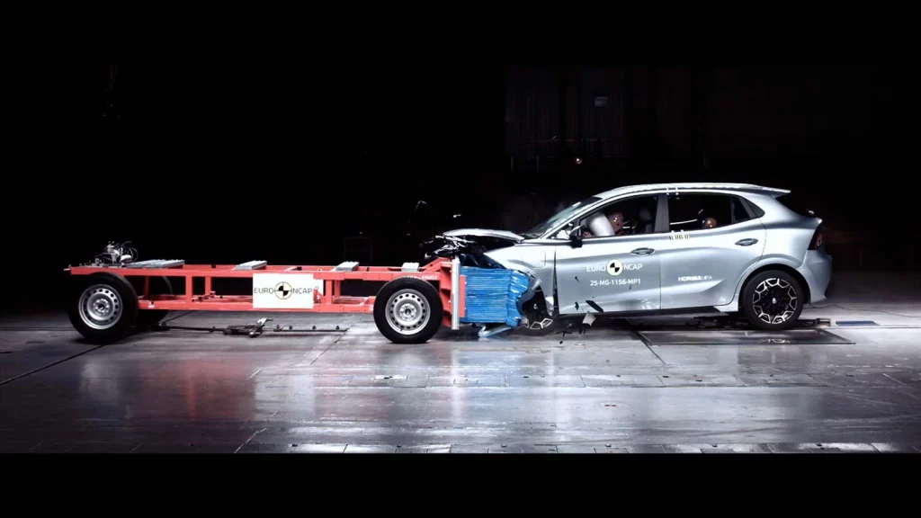 mg mg4 euroncap barrera deformable Motor16