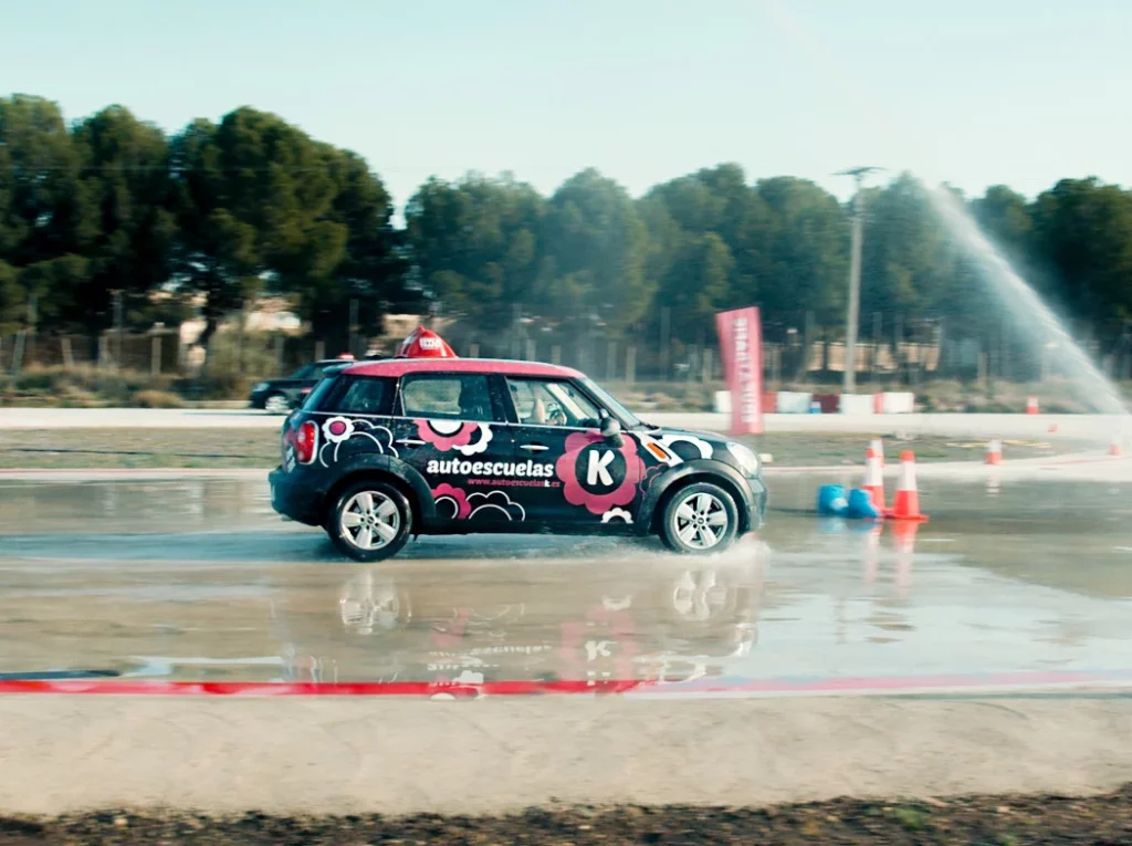 cursos de conducción segura y eficiente dgt