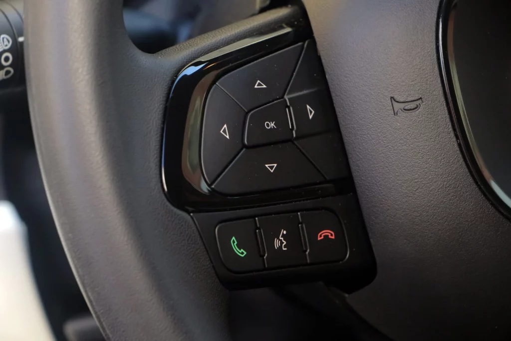 prueba fiat pandina hibrido cross 10 Motor16