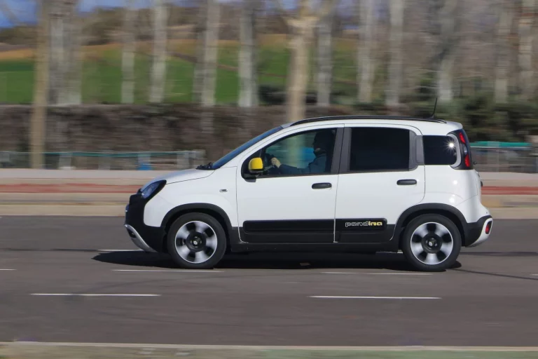 Prueba del Fiat Pandina híbrido Cross: Etiqueta Eco y bajo precio
