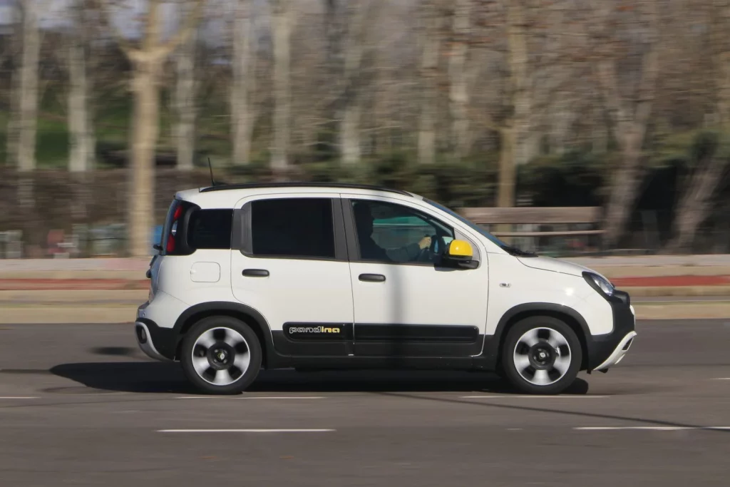 Prueba del Fiat Pandina híbrido Cross: Etiqueta Eco y bajo precio
