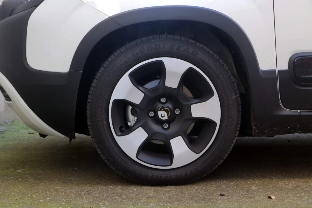 Prueba del Fiat Pandina híbrido Cross: Etiqueta Eco y bajo precio