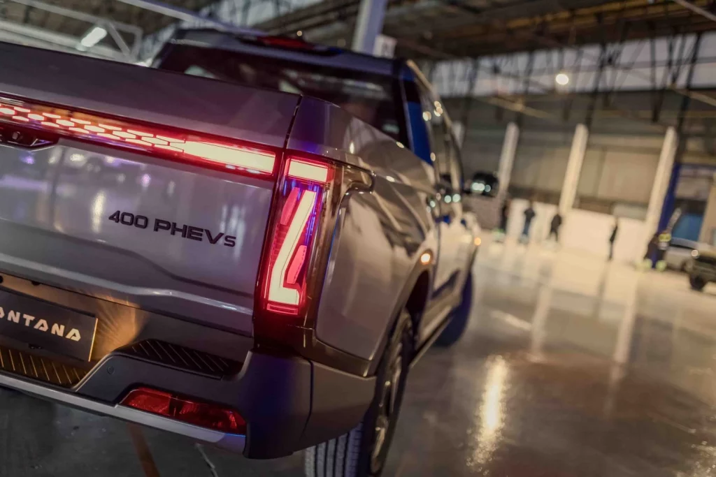 Primera prueba del Santana 400: El pick up que devuelve la ilusión a Linares 28 Motor16 santana 400 d phev primera prueba 11 Motor16