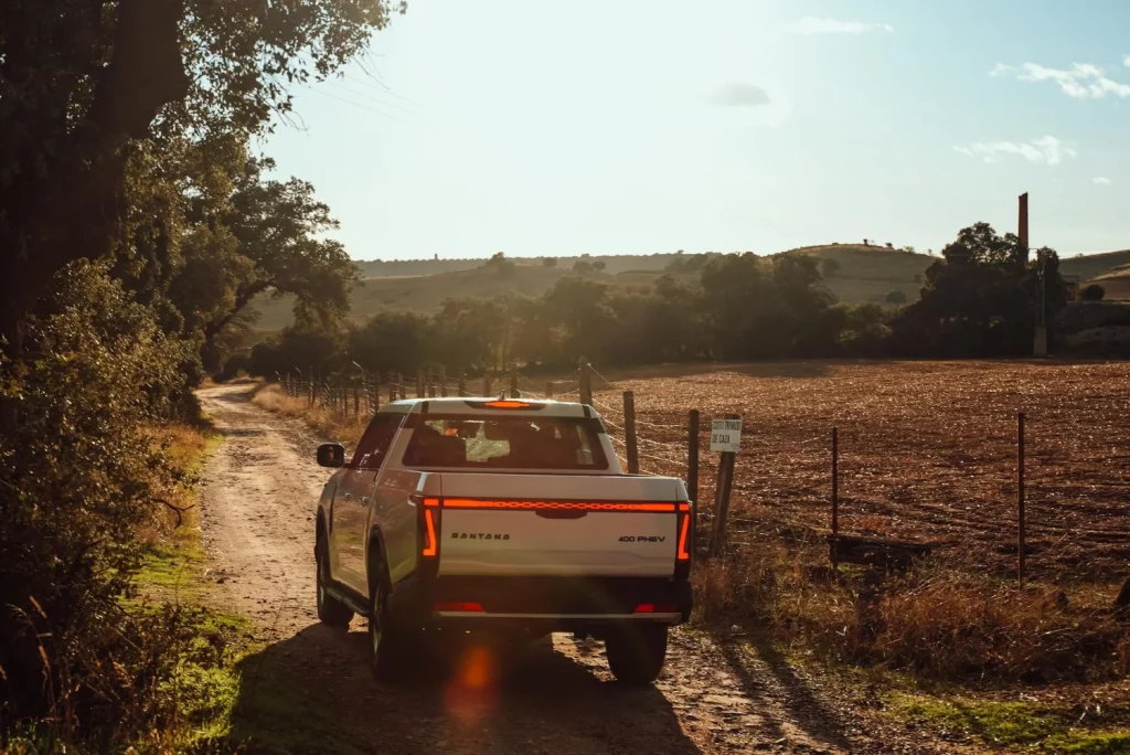 Primera prueba del Santana 400: El pick up que devuelve la ilusión a Linares 4 Motor16 santana 400 d phev primera prueba 19 Motor16