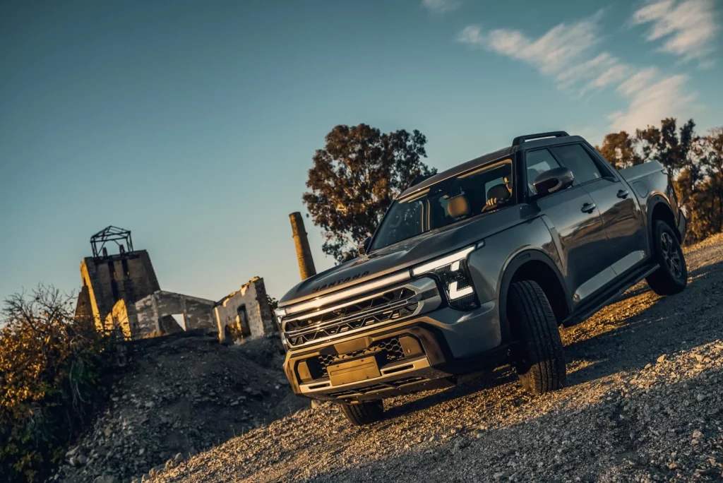 Primera prueba del Santana 400: El pick up que devuelve la ilusión a Linares 10 Motor16 santana 400 d phev primera prueba 29 Motor16