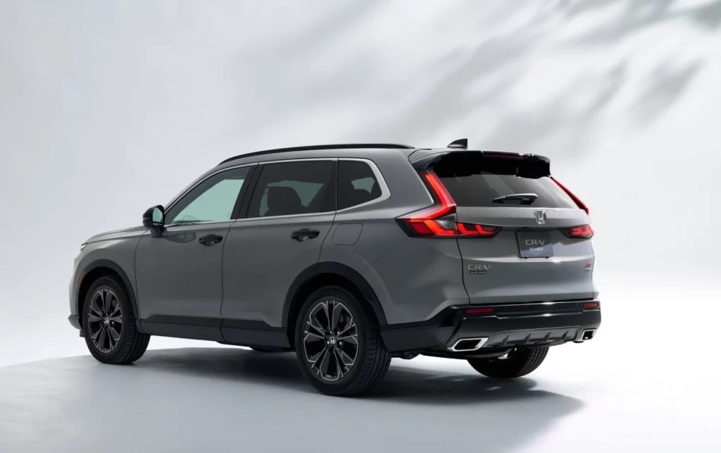 El último Honda CR-V llega a Japón... pero con cuatro años de retraso 2 Motor16 2025 Honda CR-V Japón. Imagen trasera.