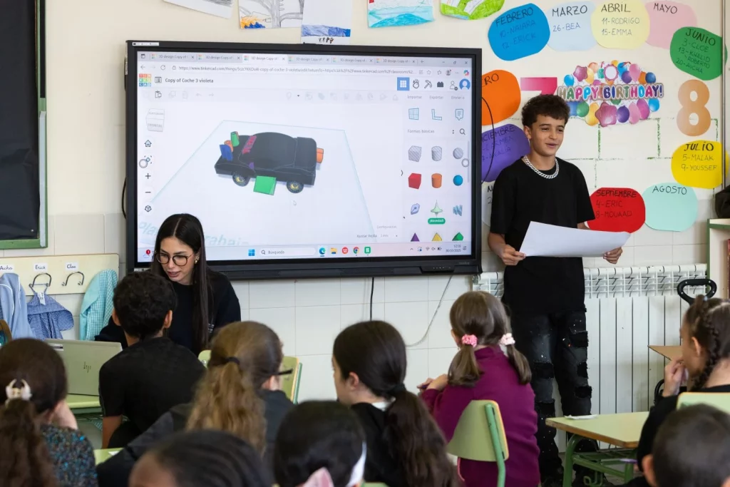 Este Volkswagen ID. Buzz abre las puertas de la ciencia a niños y niñas de entornos rurales 9 Motor16 Este Volkswagen ID. Buzz abre las puertas de la ciencia a niños y niñas de entornos rurales