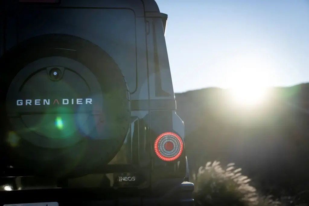 17 MY26 Grenadier Quartermaster Black Edition US Motor16