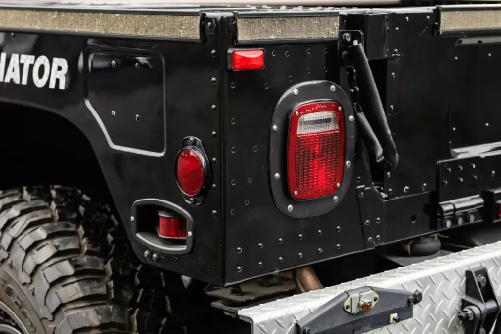 Este Hummer H1, el último coche que compró Tupac, sale a subasta una vez más 15 Motor16 1996 Tupac Hummer H1 Bonhams 15 Motor16