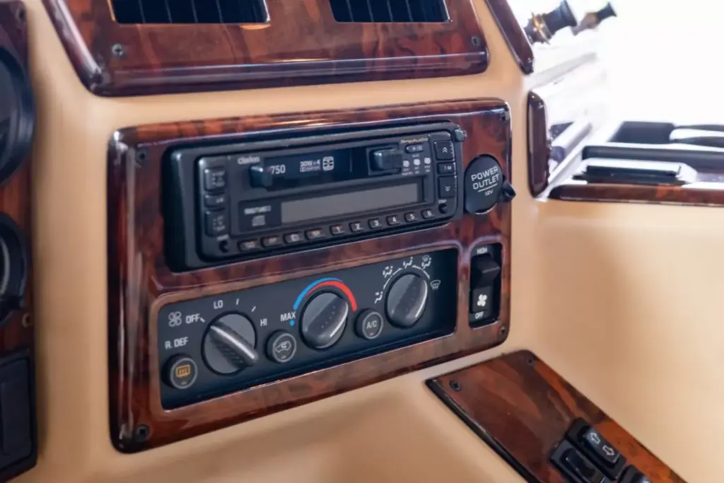 Este Hummer H1, el último coche que compró Tupac, sale a subasta una vez más 22 Motor16 1996 Tupac Hummer H1 Bonhams 18 Motor16