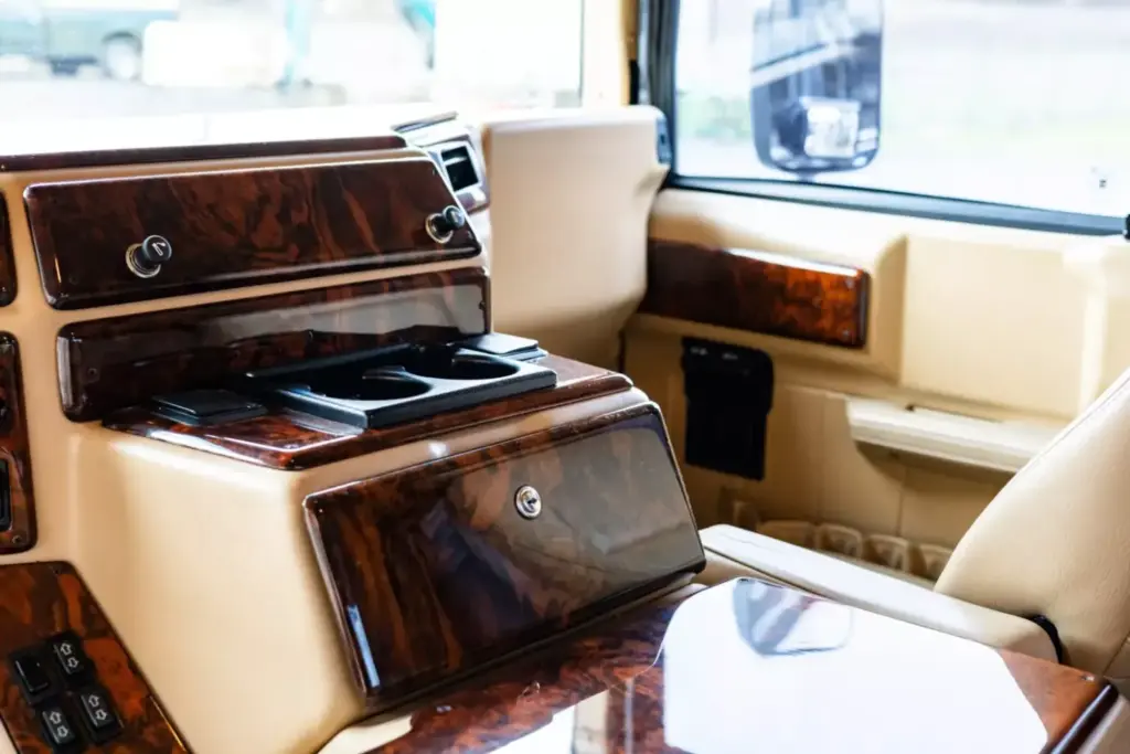 Este Hummer H1, el último coche que compró Tupac, sale a subasta una vez más 26 Motor16 1996 Tupac Hummer H1 Bonhams 23 Motor16