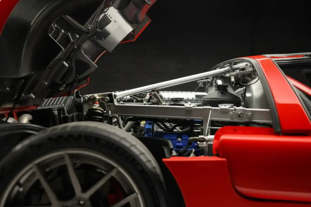 2005 Ford GT. Paul Walker. Imagen motor.