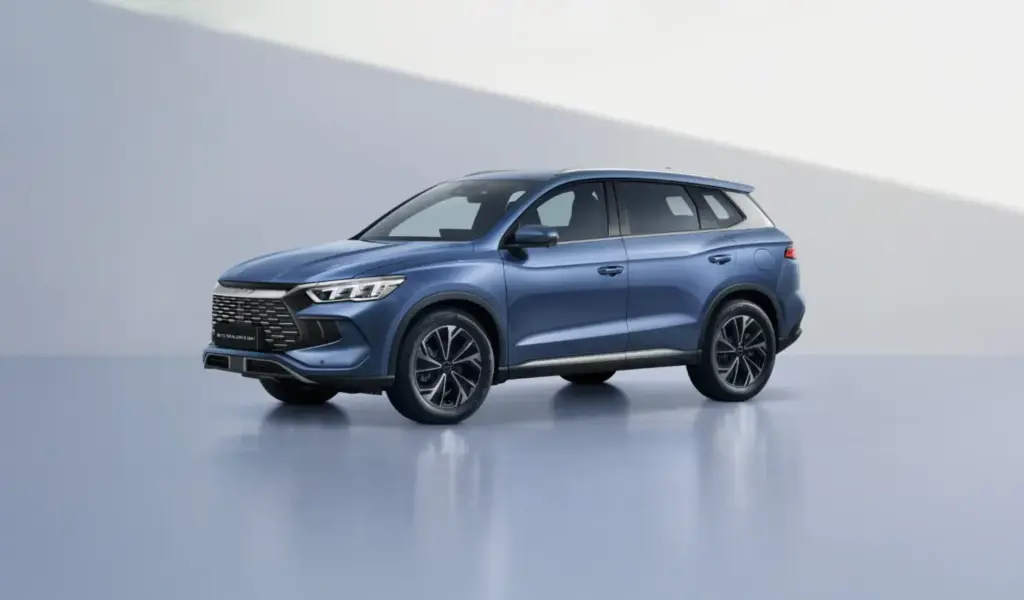 2026 BYD Sealion 5 DM-i UK. Imagen estudio.